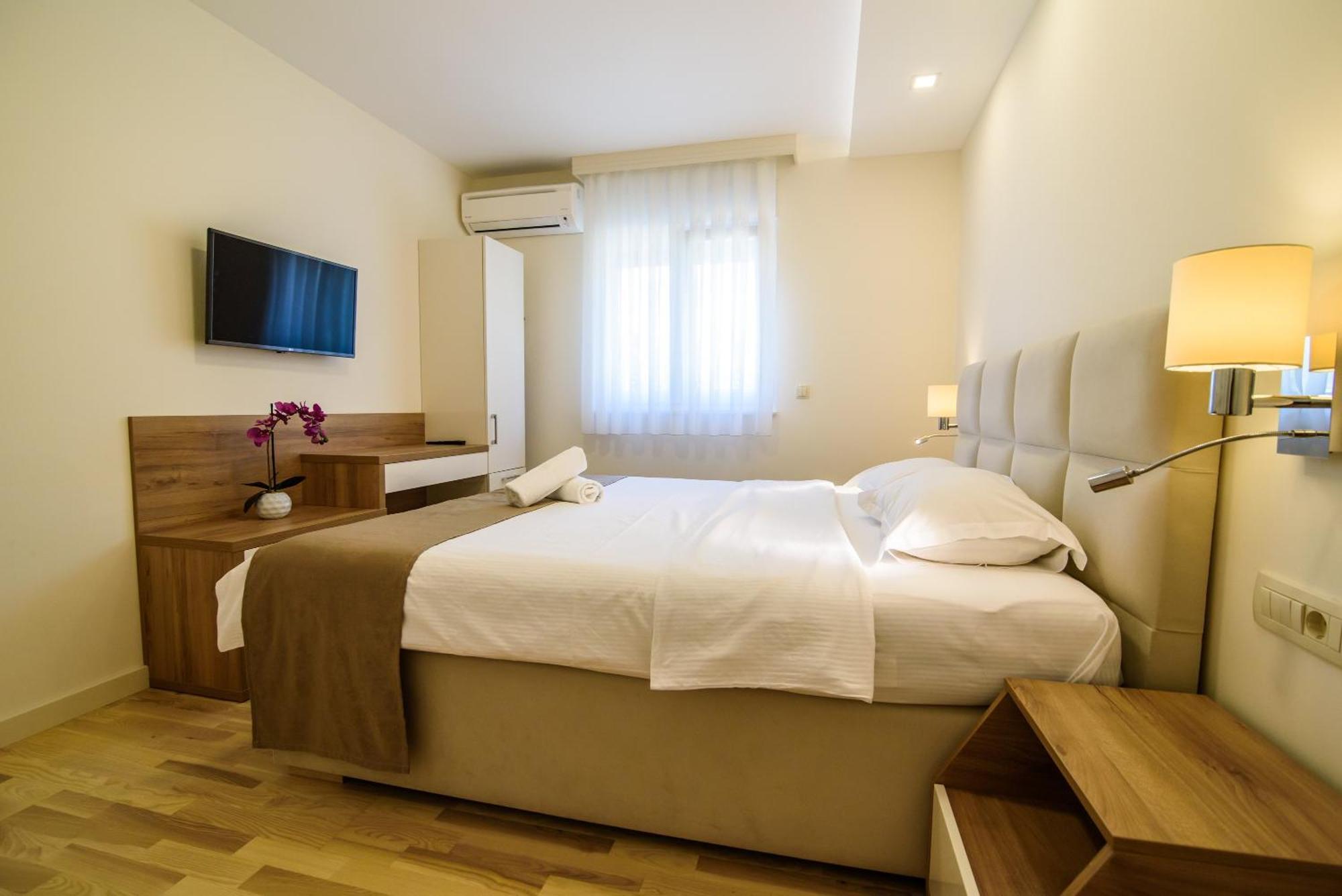 Apartments Leone Lukas Promajna Rom bilde