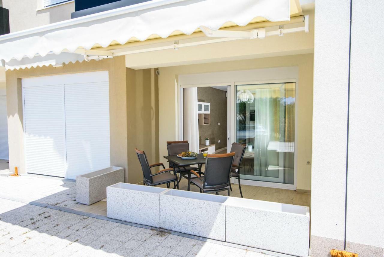 Apartments Leone Lukas Promajna Eksteriør bilde